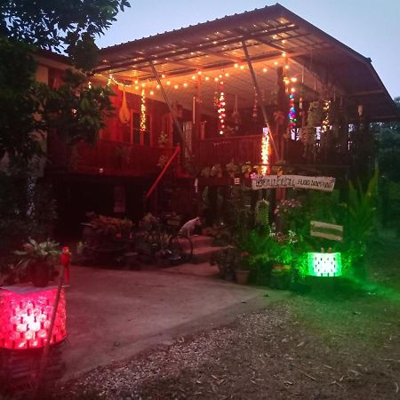 เฮือนน้ำน่าน House By The River Nan Uttaradit Buitenkant foto